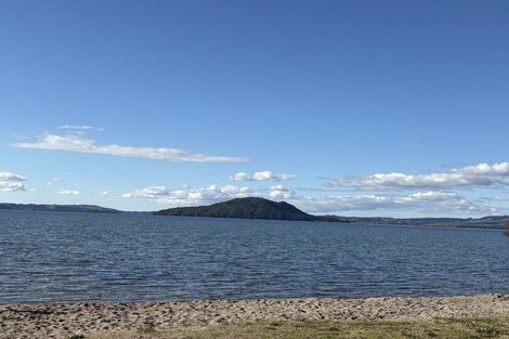 Photo of property in 16b Gemini Place, Kawaha Point, Rotorua, 3010