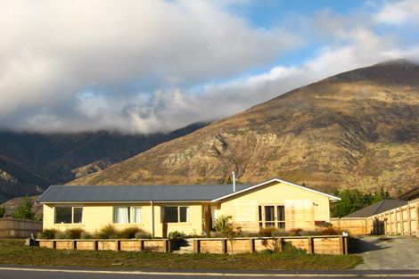 Photo of property in 4 Mystery Grove, Lake Hayes, Queenstown, 9304