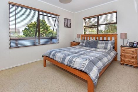 Photo of property in 21 Taihiki Road, Clarks Beach, 2122