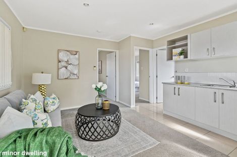 Photo of property in 34 Convair Crescent, Mangere, Auckland, 2022