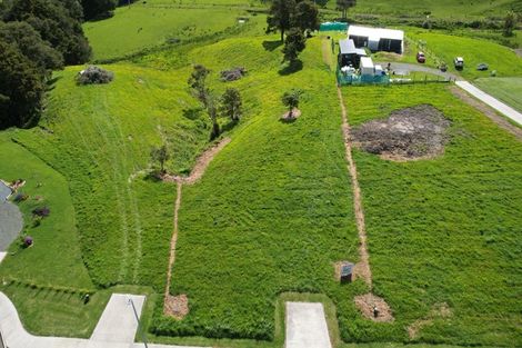 Photo of property in 18 Arahanga Road, Paparoa, 0571