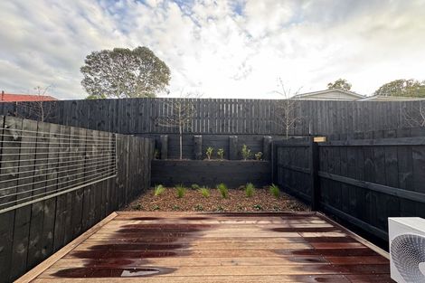 Photo of property in 8/42 Brandon Road, Glen Eden, Auckland, 0602