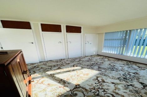 Photo of property in 31 Te Atatu Road, Te Atatu South, Auckland, 0610