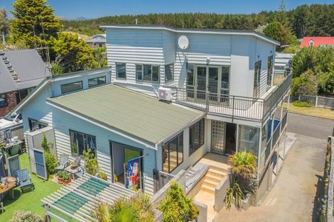 Photo of property in 8 Arataki Grove, Waitarere Beach, Levin, 5510