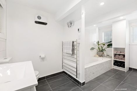 Photo of property in 10 Beacon Hill Road, Miramar, Wellington, 6022