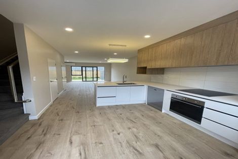 Photo of property in 5/58 Te Atatu Road, Te Atatu South, Auckland, 0610