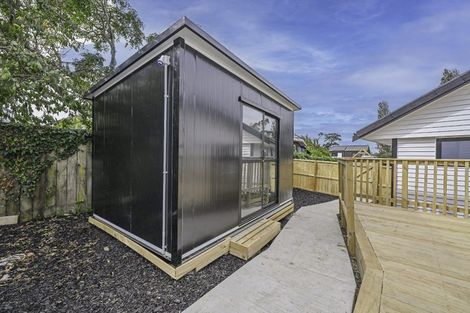 Photo of property in 17 Lane Road, Weymouth, Auckland, 2103