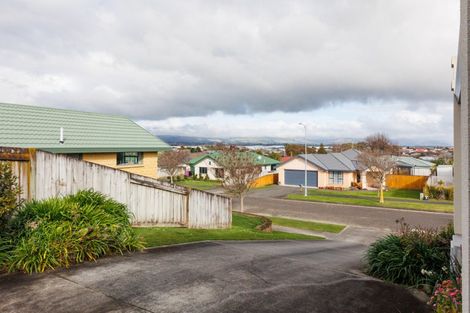 Photo of property in 6 Jordan Way, Kelvin Grove, Palmerston North, 4414