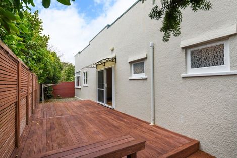 Photo of property in 33 Knowles Street, Terrace End, Palmerston North, 4410