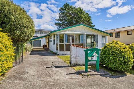 Photo of property in 5 Apple Terrace, Ranui, Porirua, 5024