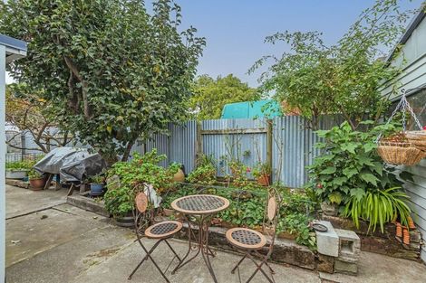 Photo of property in 4 Rosalie Terrace, Kelvin Grove, Palmerston North, 4414