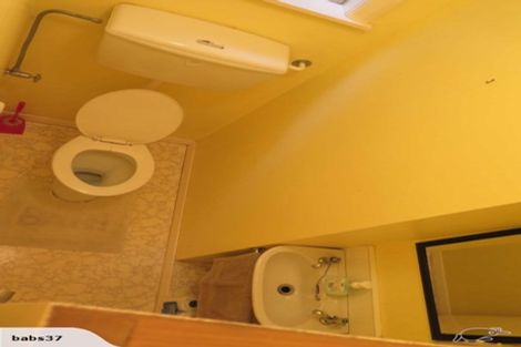 Photo of property in 32 Highbury Road, Highbury, Wellington, 6012