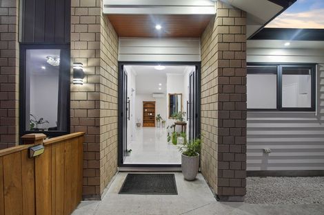 Photo of property in 16 Catherine Mclean Road, Pukekohe, 2120