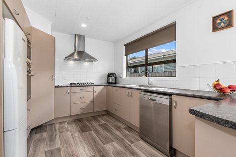 Photo of property in 35 Old Onerahi Road, Onerahi, Whangarei, 0110