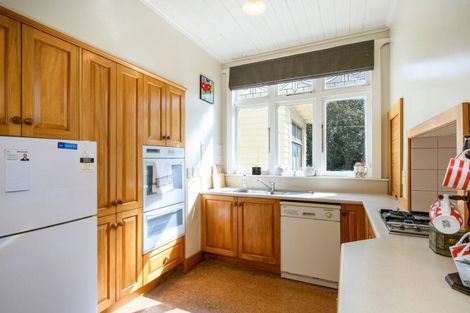 Photo of property in 19 Beresford Street, Takaro, Palmerston North, 4410