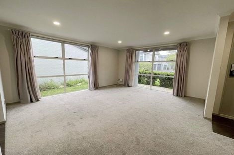 Photo of property in 30 The Track, Takanini, 2112