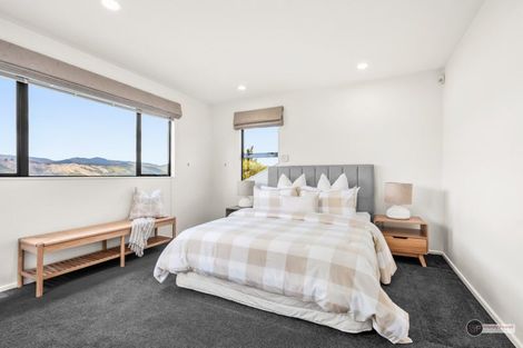 Photo of property in 2 Kirton Drive, Riverstone Terraces, Upper Hutt, 5018