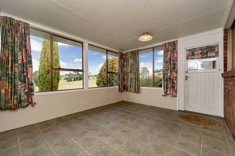 Photo of property in 16 Babich Road, Henderson Valley, Auckland, 0614