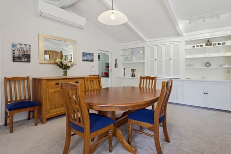 Photo of property in 21 Rawene Street, Waikanae, 5036