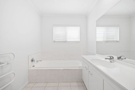 Photo of property in 9 Starlight Cove, Hobsonville, Auckland, 0618