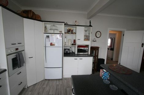 Photo of property in 2 Bracken Street, Petone, Lower Hutt, 5012