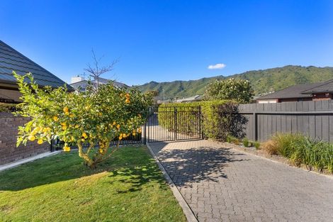 Photo of property in 21 Hurunui Street, Waikanae, 5036