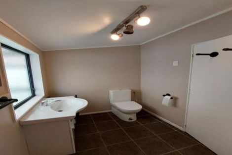 Photo of property in 318 Manutahi Road, Lepperton, New Plymouth, 4372