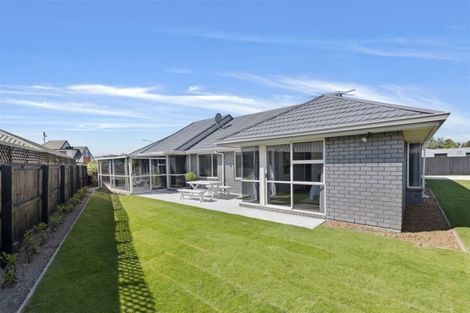 Photo of property in 9 Parkwood Place, Parklands, Christchurch, 8083