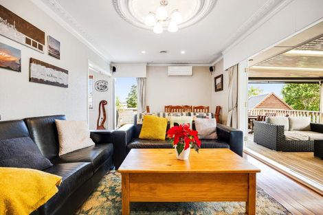 Photo of property in 16 Paton Avenue, Te Atatu South, Auckland, 0610