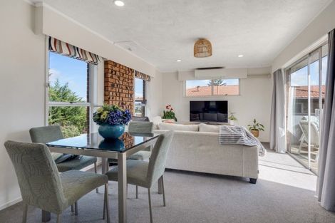 Photo of property in 19c Te Anau Place, Pakuranga Heights, Auckland, 2010