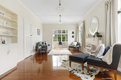 Photo of property in 11 Norfolk Street, Northland, Wellington, 6012