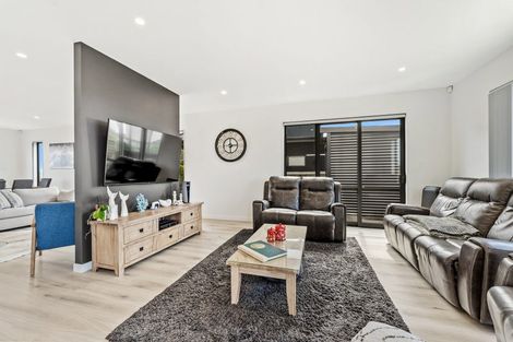 Photo of property in 36 Resolution Drive, Gulf Harbour, Whangaparaoa, 0930