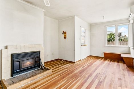 Photo of property in 118 Forrest Hill Road, Forrest Hill, Auckland, 0620