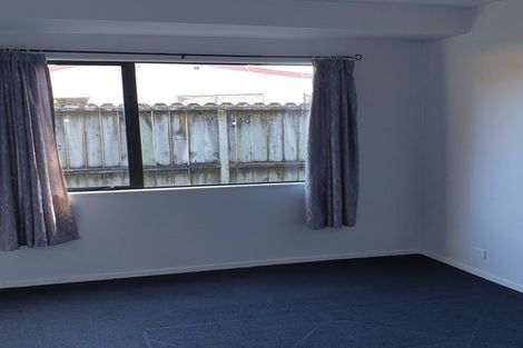 Photo of property in 12 O'sullivan Place, Waiuku, 2123