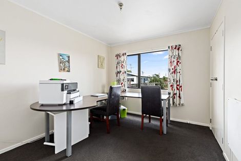 Photo of property in 6 Te Moau Avenue, Parakai, 0830