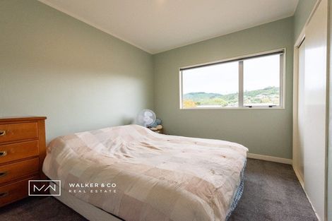 Photo of property in 1 Roband Crescent, Brown Owl, Upper Hutt, 5018