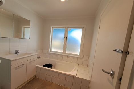 Photo of property in 3244a Great North Road, New Lynn, Auckland, 0600