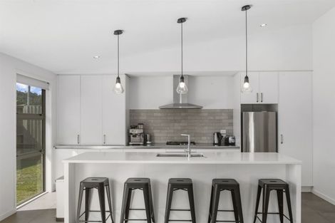 Photo of property in 37 Awataha Crescent, Pyes Pa, Tauranga, 3110