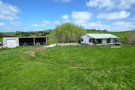 Photo of property in 153 Marohemo Road, Maungaturoto, 0587