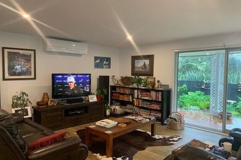 Photo of property in 40 Matauwhi Road, Russell, 0202