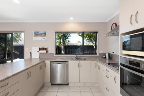 Photo of property in 37 Matene Place, Papamoa Beach, Papamoa, 3118