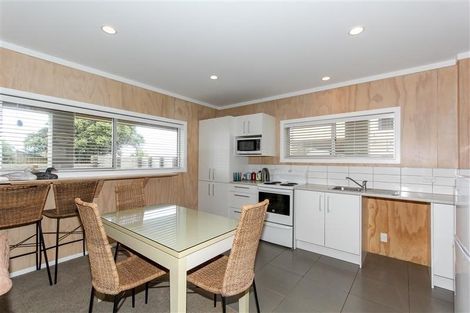 Photo of property in 40 Messenger Terrace, Oakura, 4314