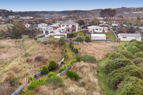 Photo of property in 17 Palmer Place, Taieri Beach, Taieri Mouth, 9091
