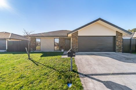 Photo of property in 16 Te Punga Road, Wallaceville, Upper Hutt, 5018