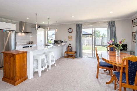 Photo of property in 25 Tarata Grove, Lansdowne, Masterton, 5810