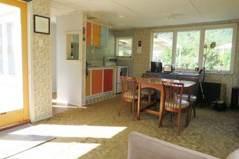 Photo of property in 8 Walsh Street, Reefton, 7830