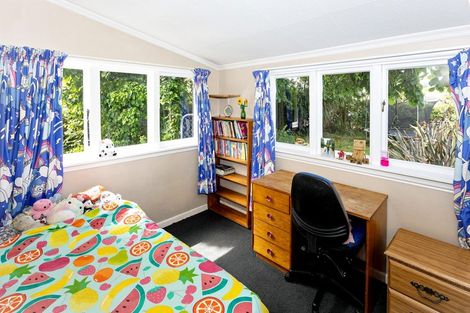 Photo of property in 15 High Street, Hawarden, 7385