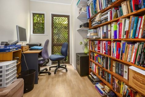 Photo of property in 5 Solway Place, Papakowhai, Porirua, 5024