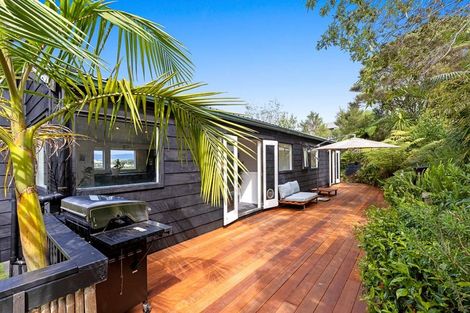 Photo of property in 141 Matipo Road, Te Atatu Peninsula, Auckland, 0610