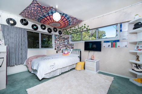 Photo of property in 737 Scenic Drive, Henderson Valley, Auckland, 0612